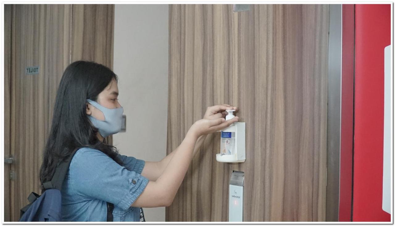 Reddoorz Plus Near Chadstone Mall Bekasi Exterior photo