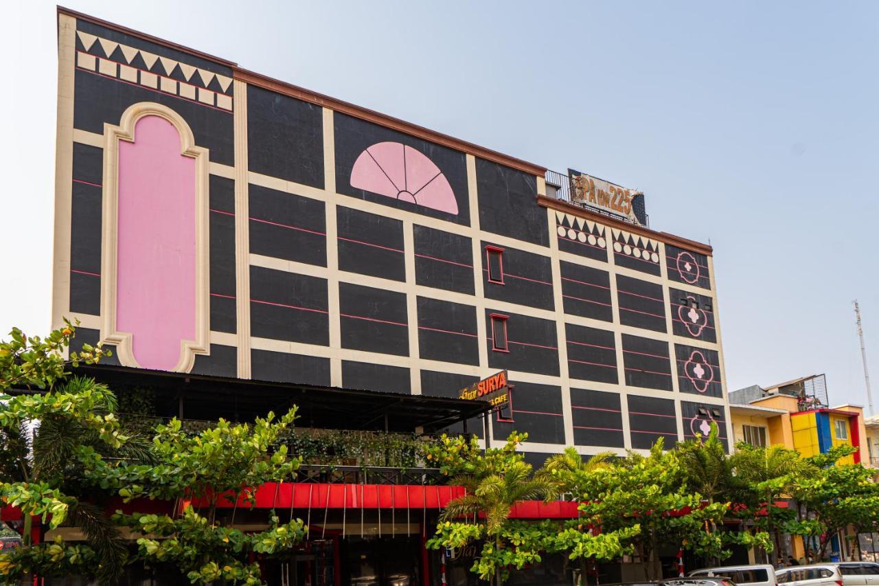 Reddoorz Plus Near Chadstone Mall Bekasi Exterior photo